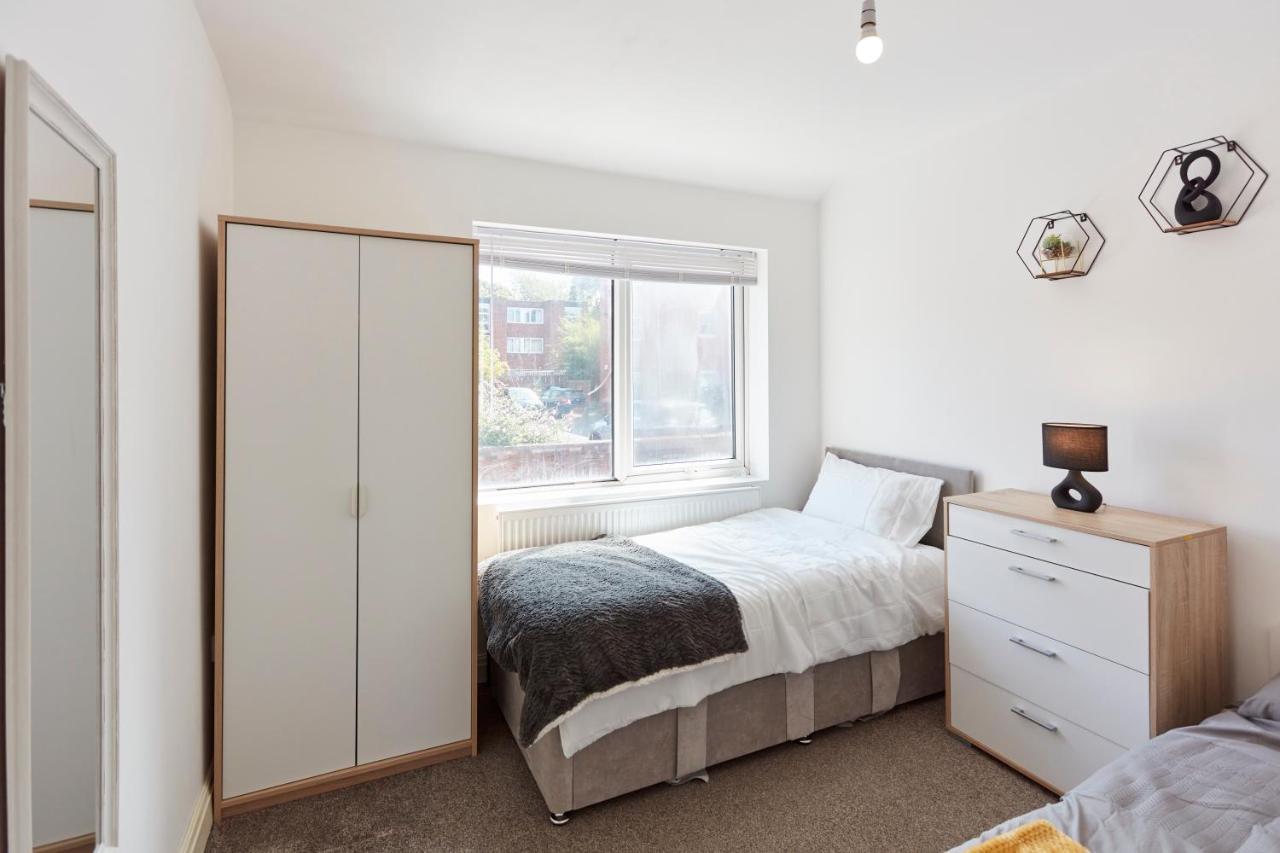 Spacious Home Close To City Centre Location Leeds  Luaran gambar